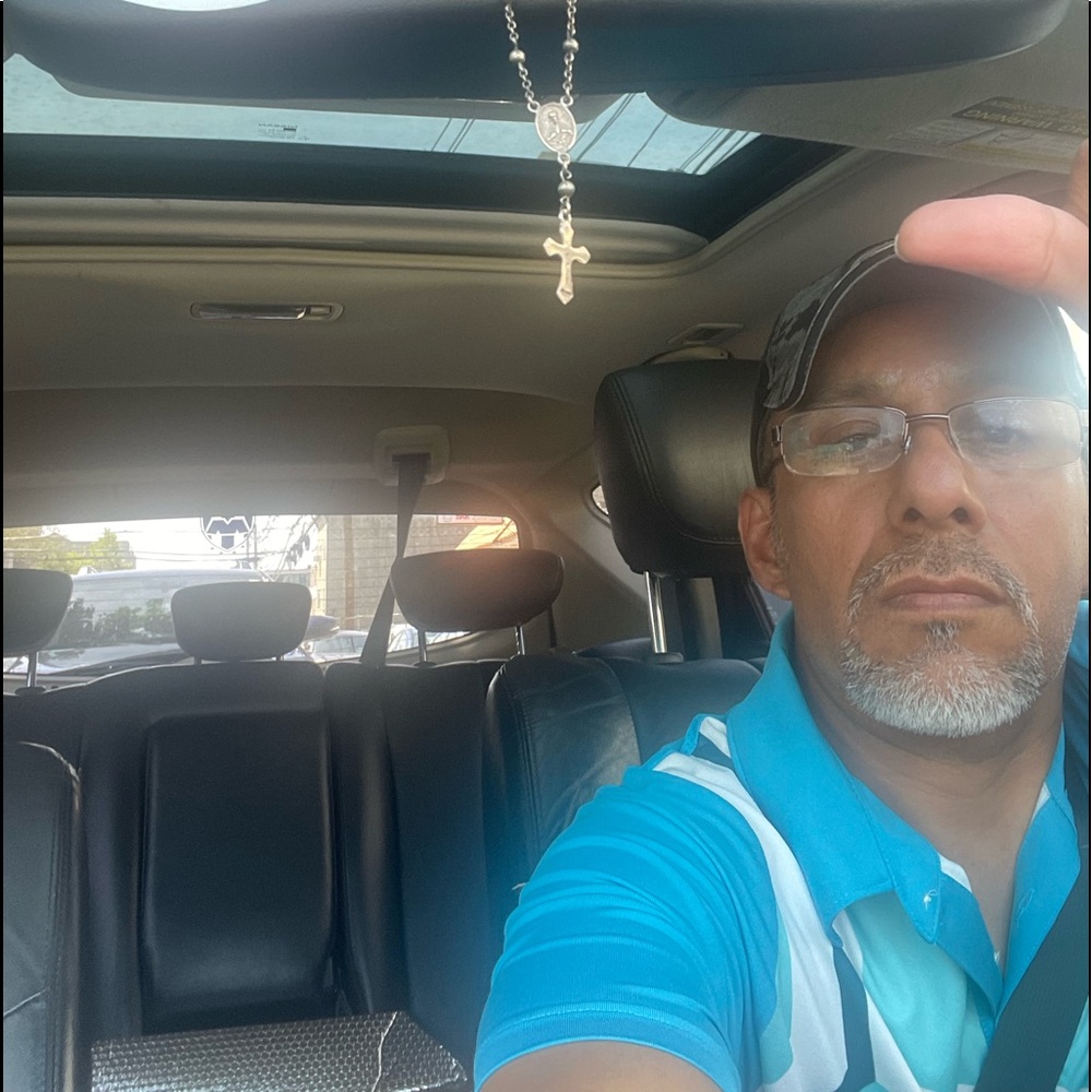 Meet your Posher, Carlos